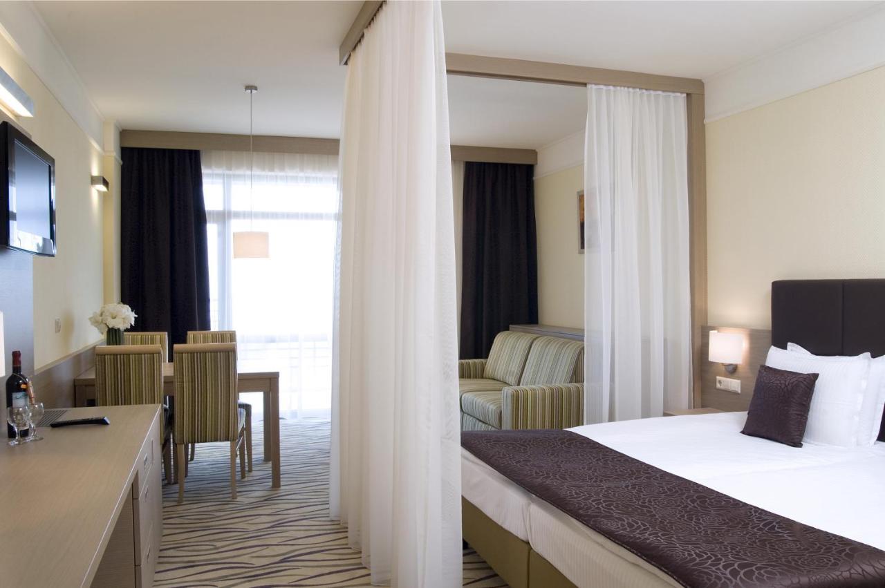 Flamingo Grand Hotel & Spa アルベナ エクステリア 写真