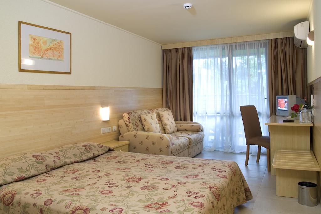 Flamingo Grand Hotel & Spa アルベナ 部屋 写真